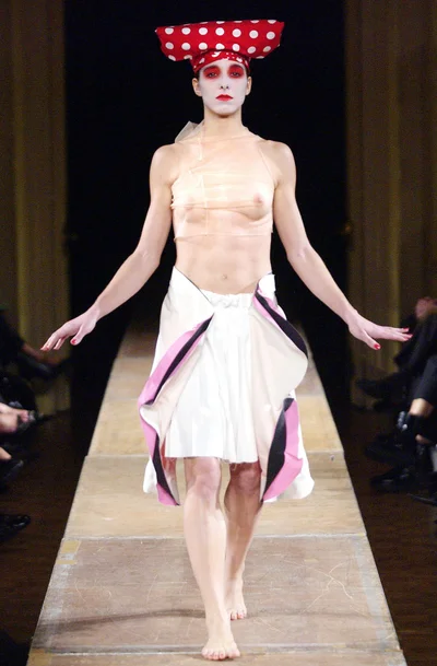 Look 16